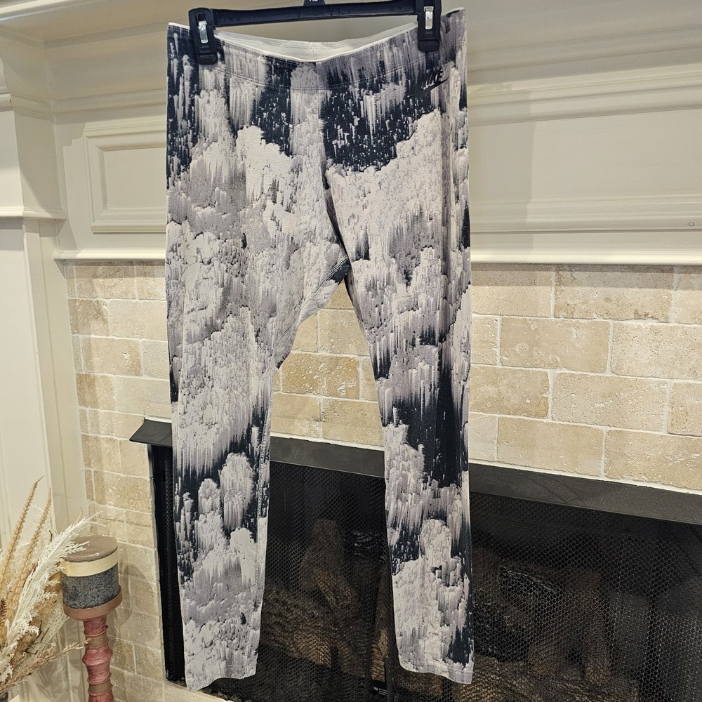 Nike Womens Size Large Black Gray Abstract Print Mid Length Athletic Leggings